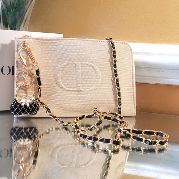 Dior - Picture 9 of 16